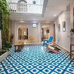 Casa La Dominica, Aldaba Selection