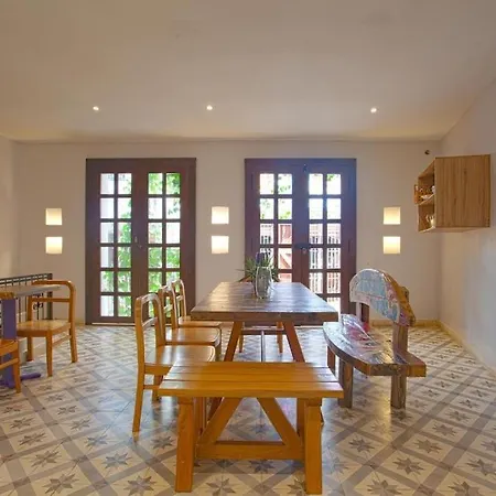 Casa La Dominica, Aldaba Selection